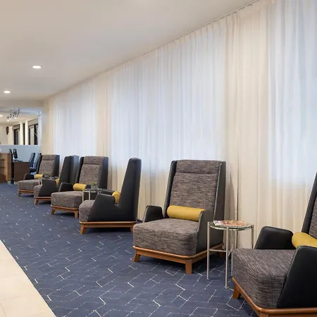 Courtyard Hotel 3*