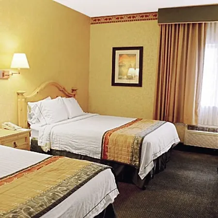 Courtyard Hotel 3*
