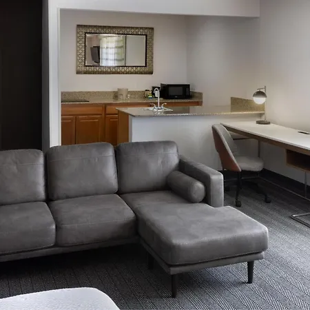Courtyard Hotel 3*