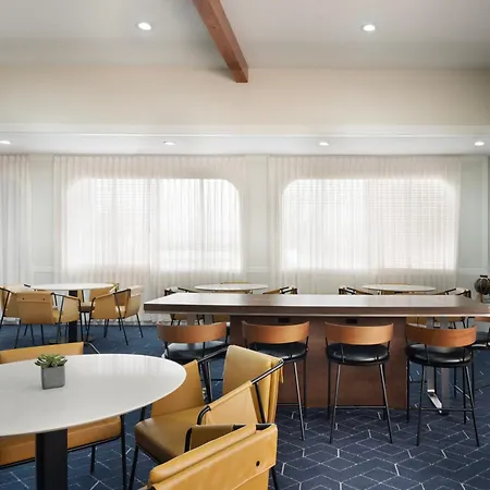 Hotel Courtyard 3*