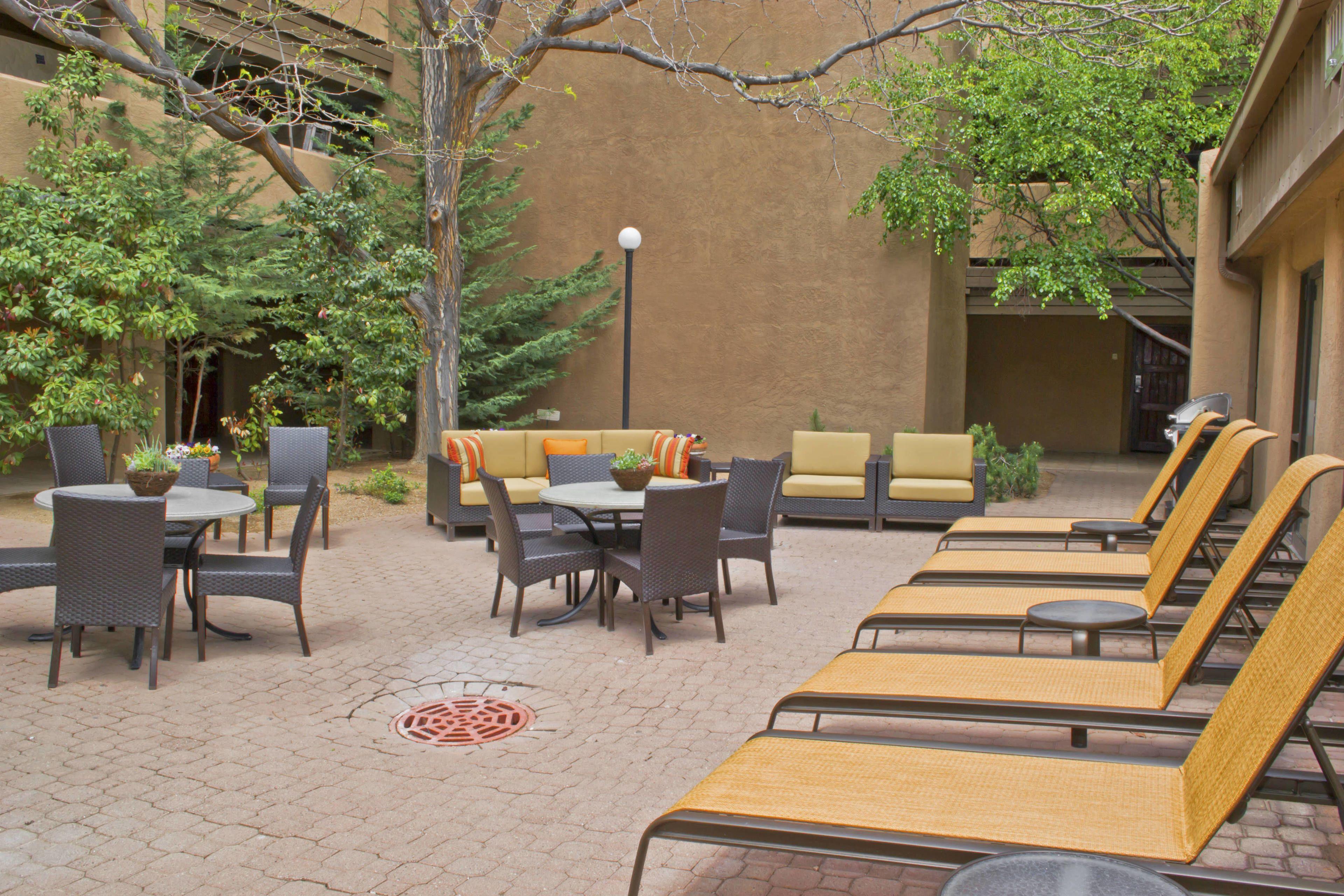 Hotel Courtyard 3*