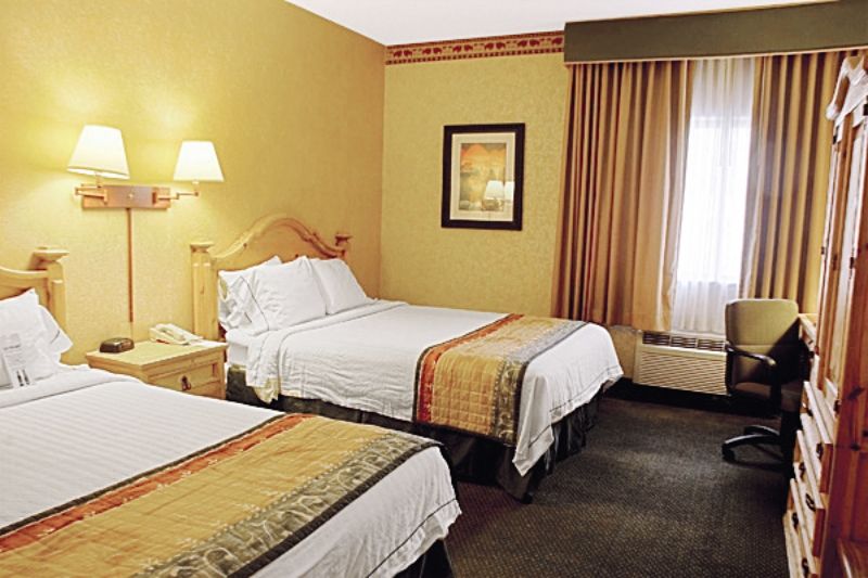Courtyard Hotel 3*